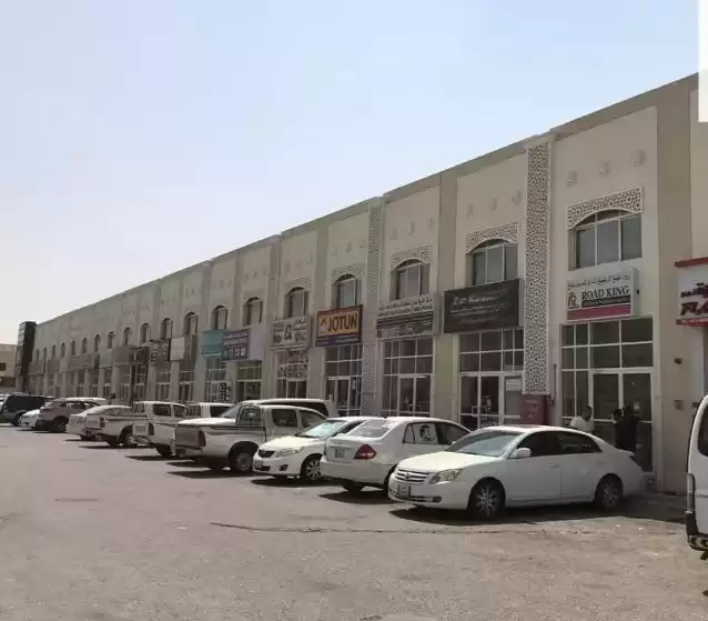 Commercial Propriété prête U / f Boutique  a louer au Doha #9719 - 1  image 
